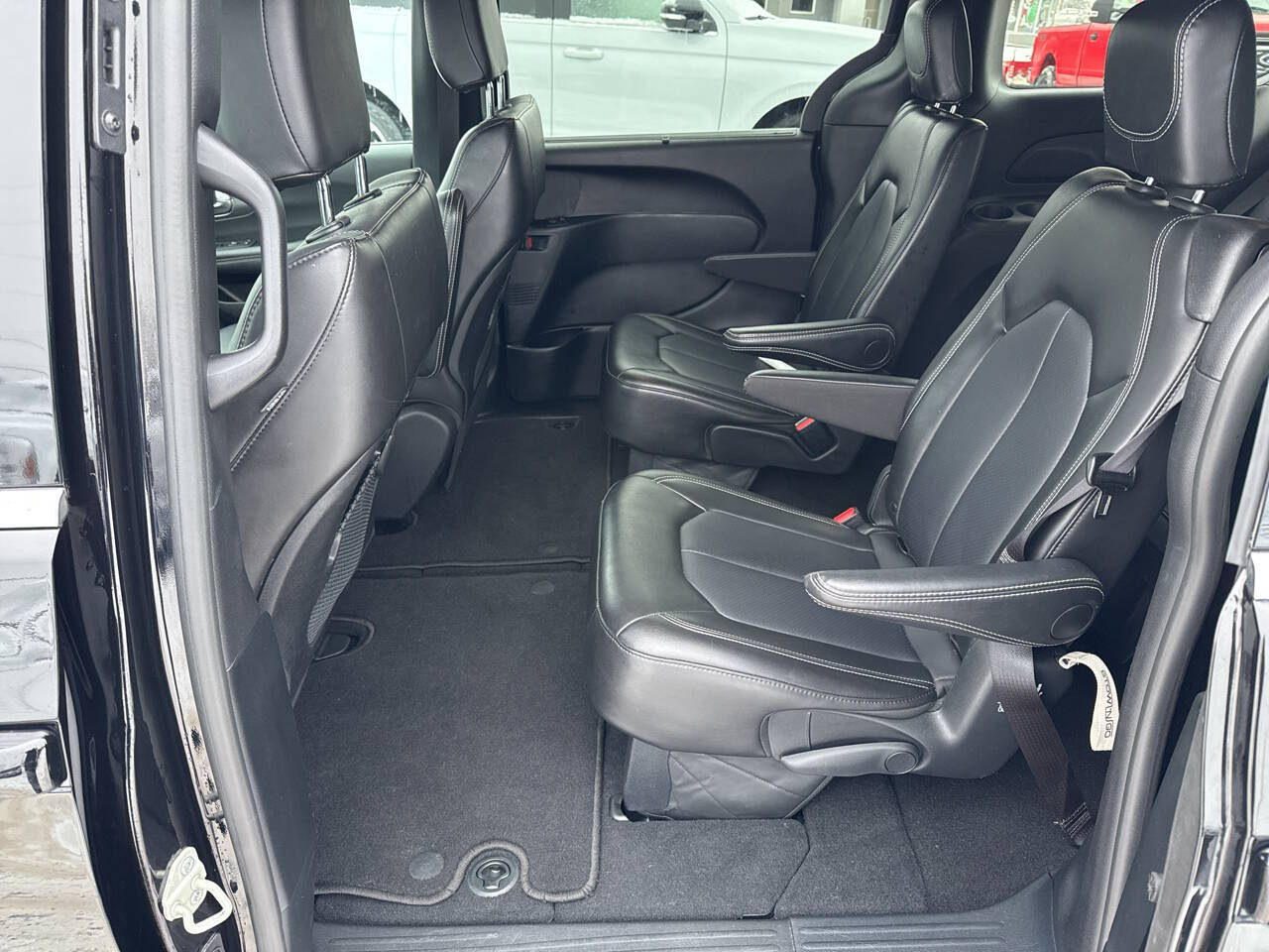 2025 Chrysler Pacifica Select 4dr Mini Van