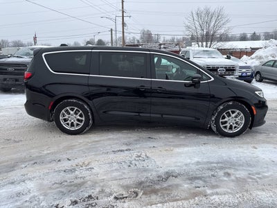 2025 Chrysler Pacifica Select 4dr Mini Van