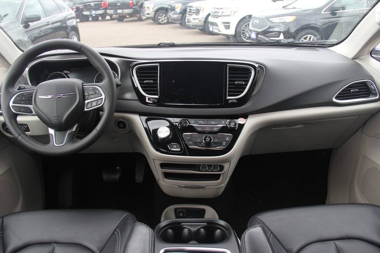 2024 Chrysler Pacifica Touring L 4dr Mini Van