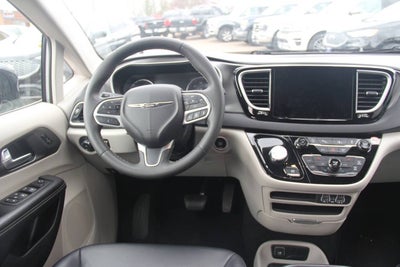 2024 Chrysler Pacifica Touring L 4dr Mini Van