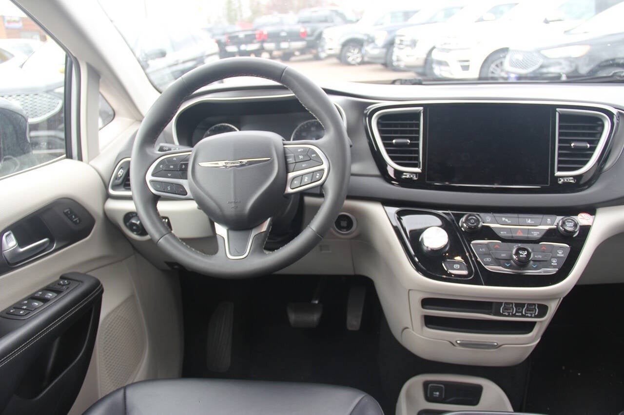2024 Chrysler Pacifica Touring L 4dr Mini Van