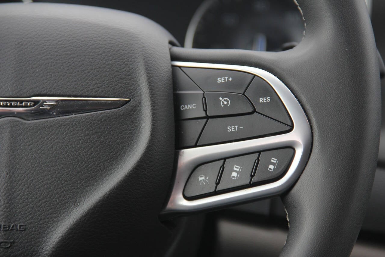 2024 Chrysler Pacifica Touring L 4dr Mini Van