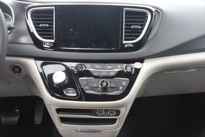2024 Chrysler Pacifica Touring L 4dr Mini Van