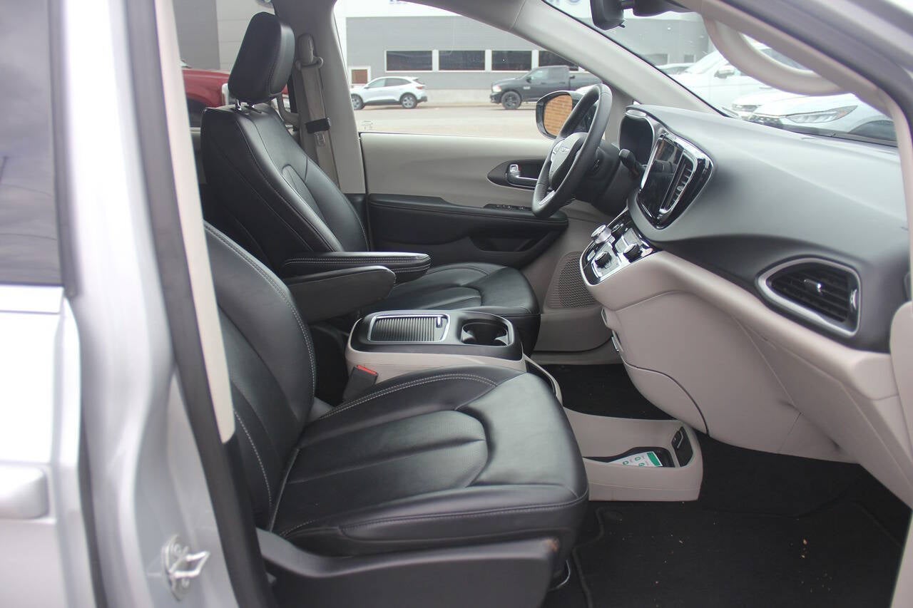 2024 Chrysler Pacifica Touring L 4dr Mini Van
