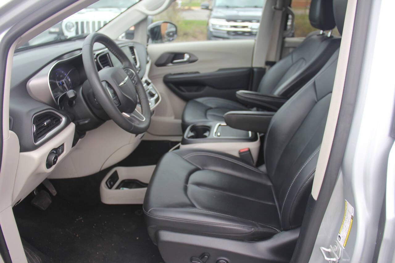 2024 Chrysler Pacifica Touring L 4dr Mini Van