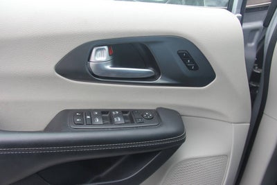 2024 Chrysler Pacifica Touring L 4dr Mini Van