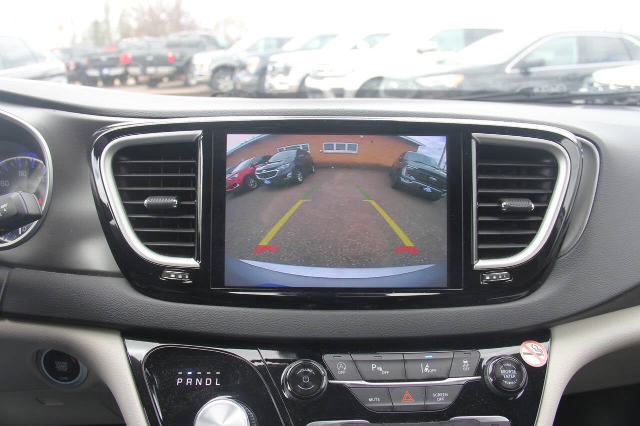 2024 Chrysler Pacifica Touring L 4dr Mini Van