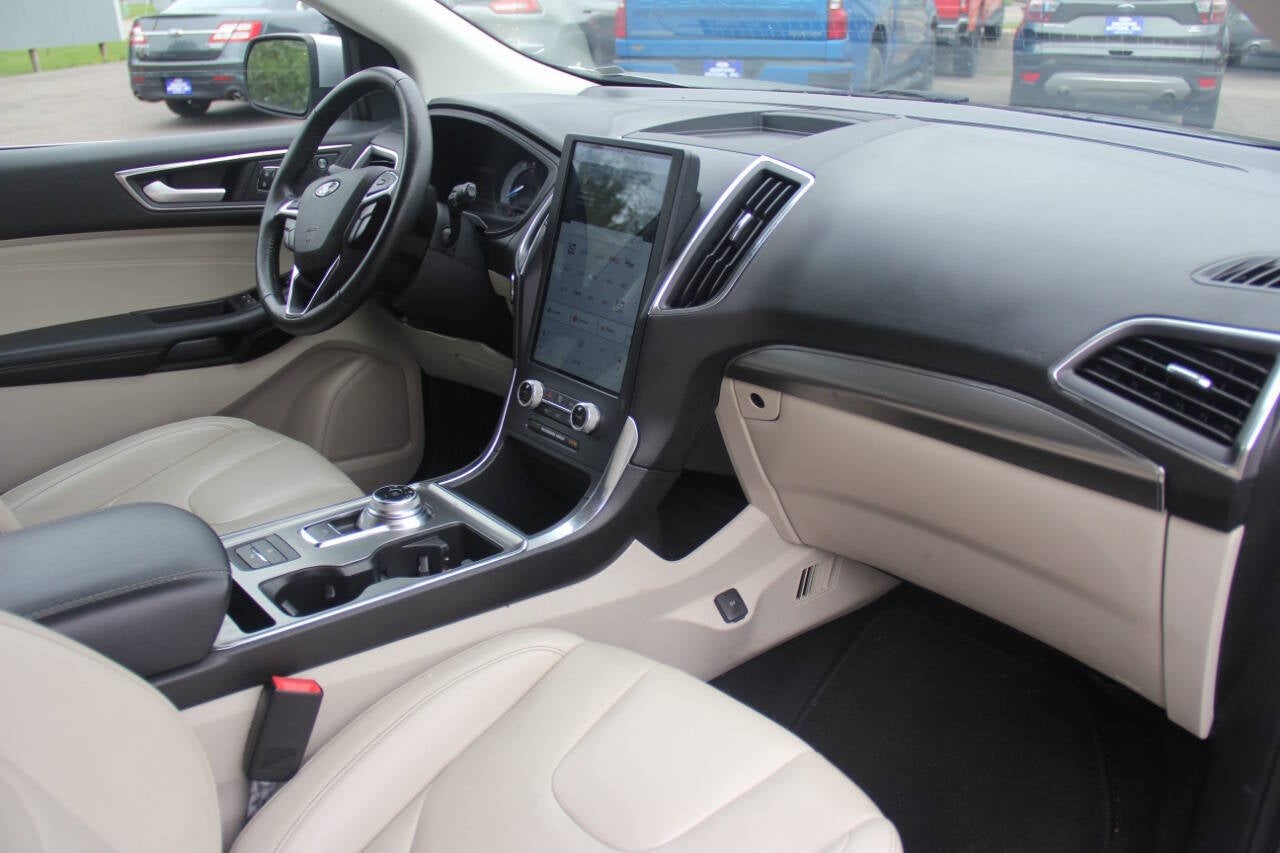 2022 Ford Edge Titanium AWD 4dr Crossover