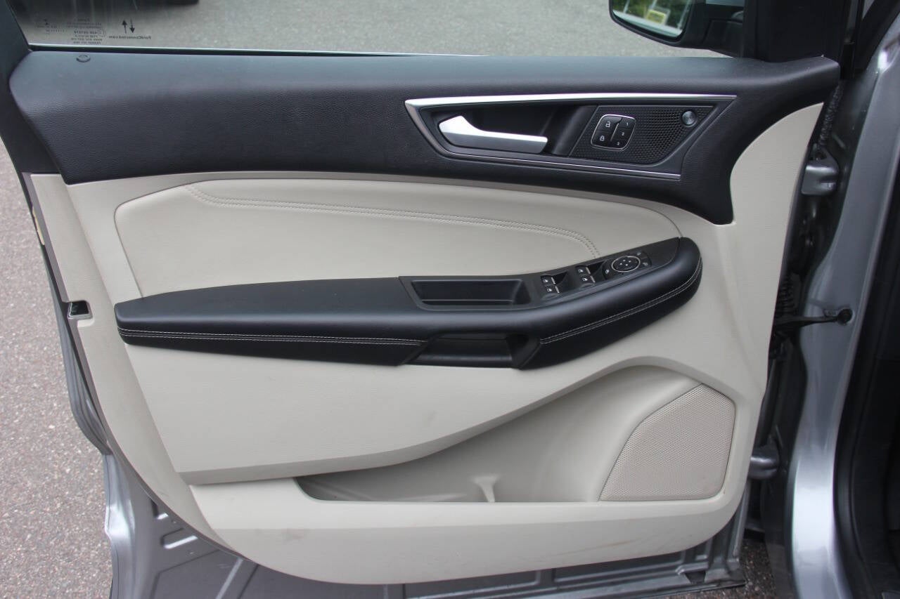 2022 Ford Edge Titanium AWD 4dr Crossover