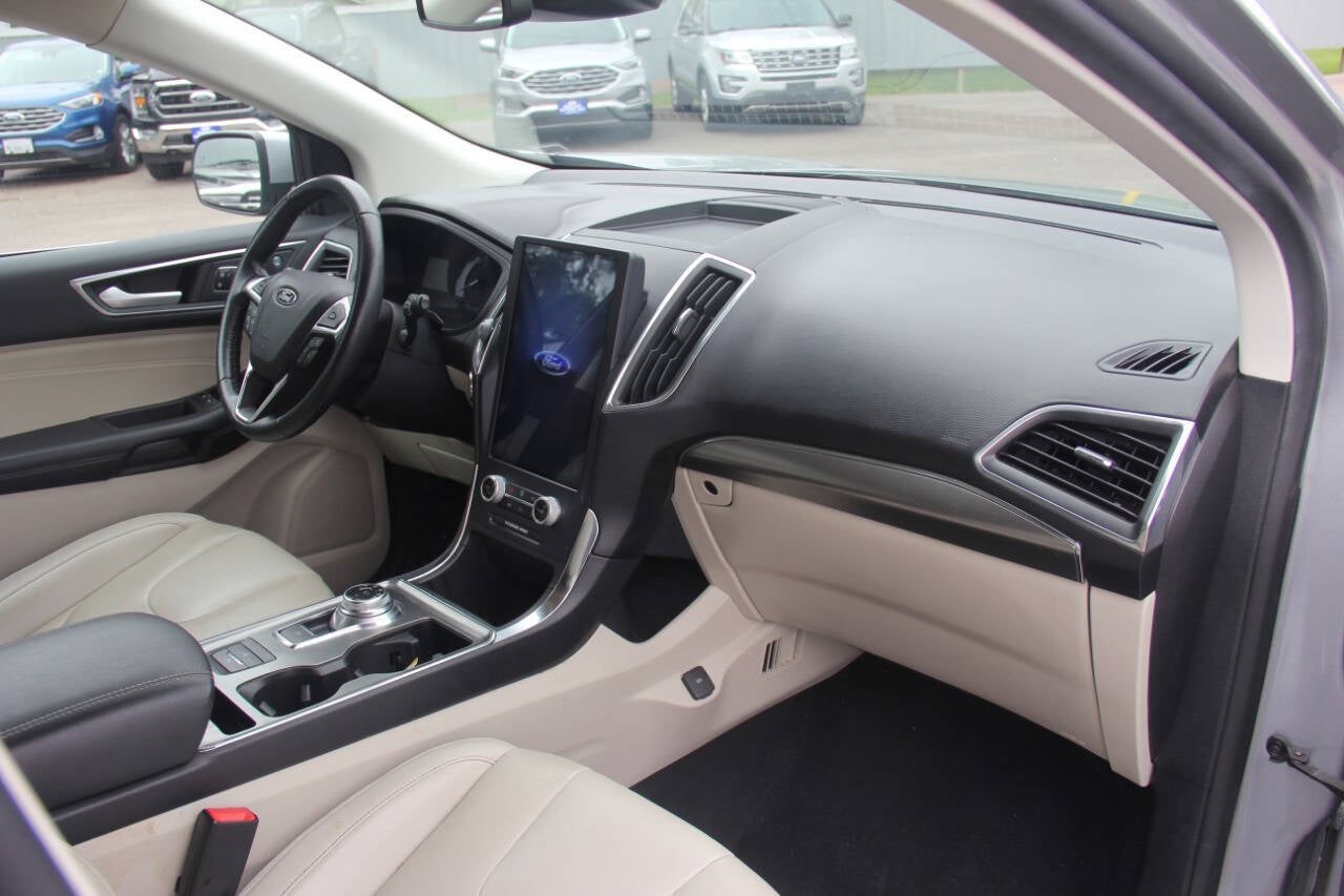 2022 Ford Edge Titanium AWD 4dr Crossover