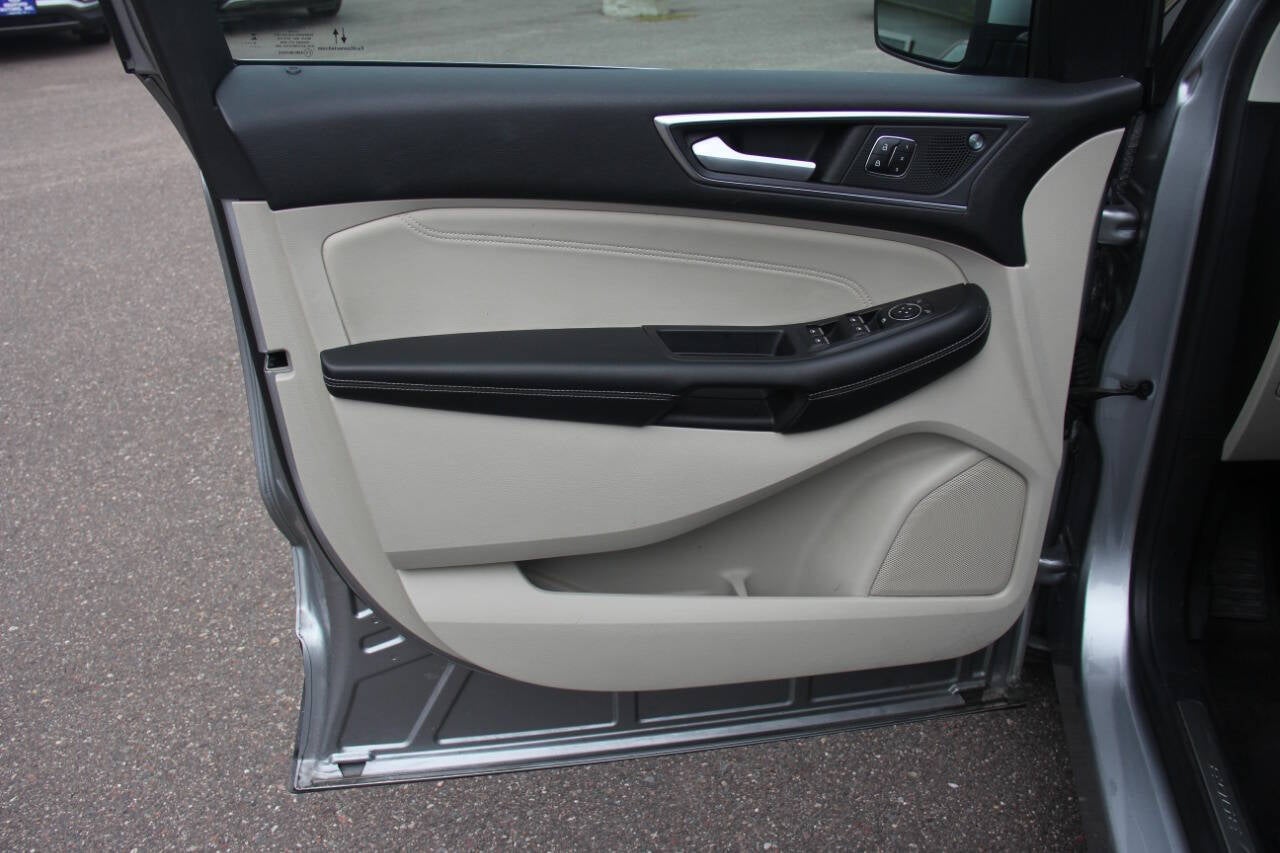 2022 Ford Edge Titanium AWD 4dr Crossover