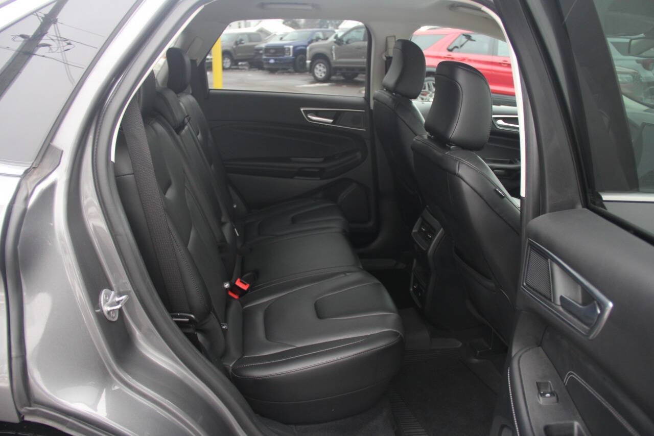 2022 Ford Edge Titanium AWD 4dr Crossover