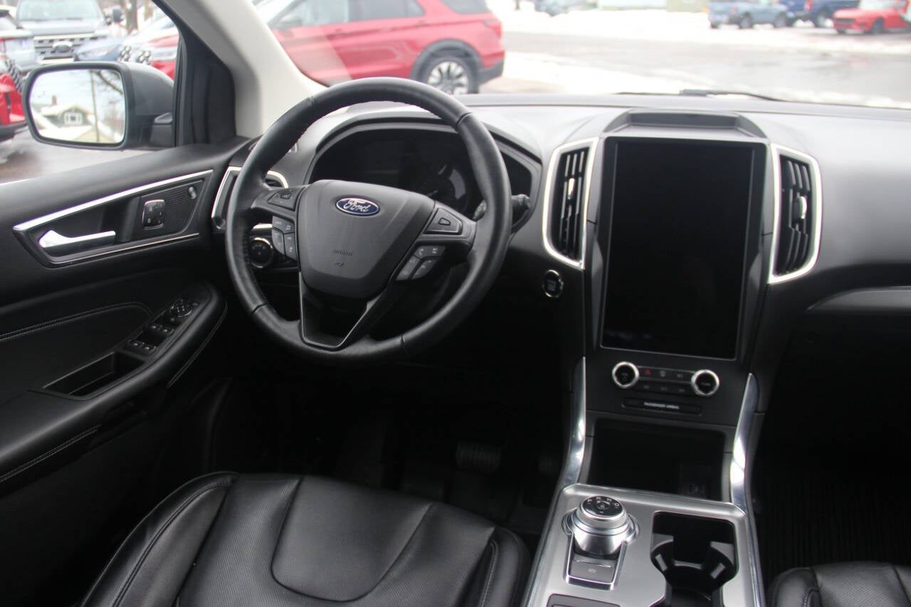 2022 Ford Edge Titanium AWD 4dr Crossover