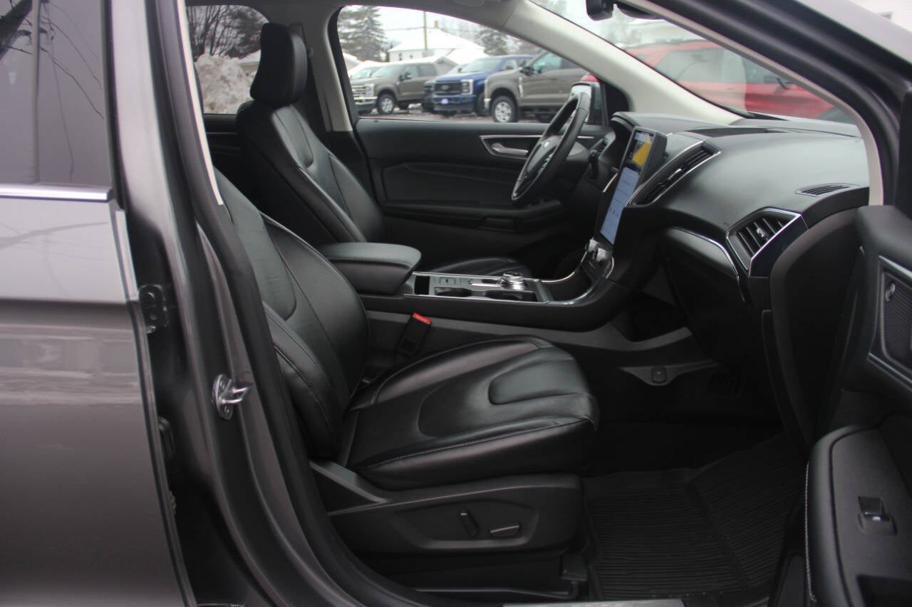 2022 Ford Edge Titanium AWD 4dr Crossover