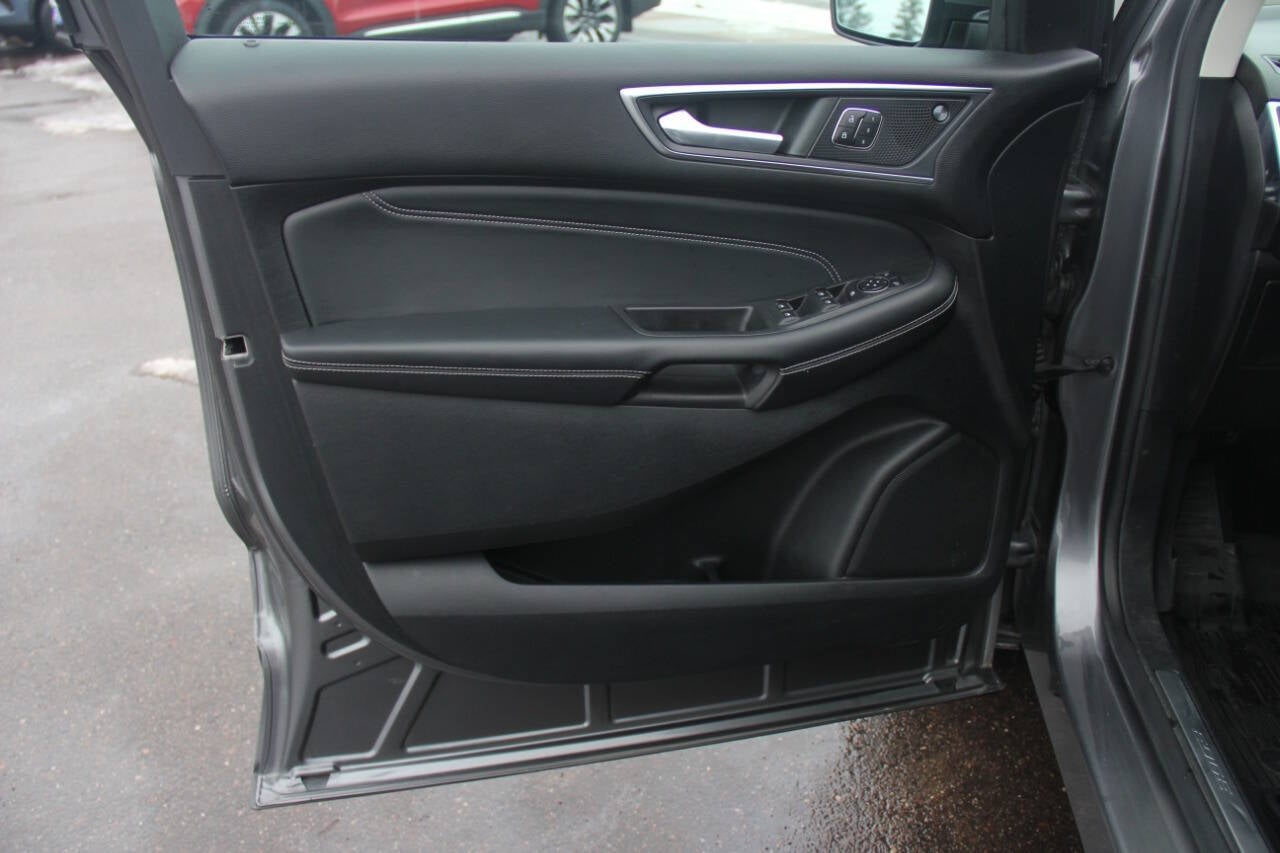 2022 Ford Edge Titanium AWD 4dr Crossover