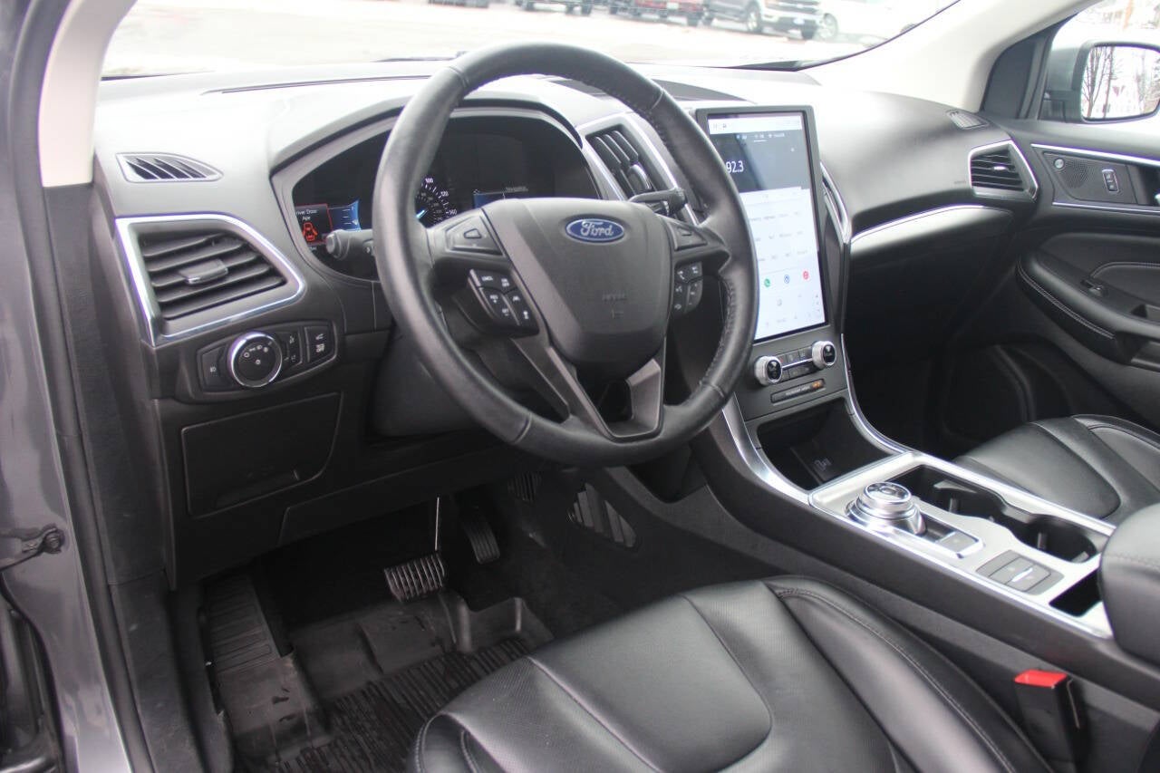 2022 Ford Edge Titanium AWD 4dr Crossover