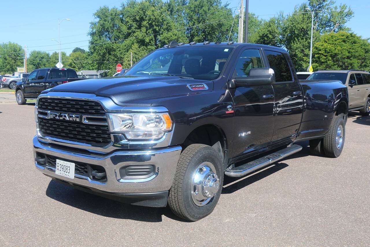 2022 RAM 3500 Big Horn 4x4 4dr Crew Cab 8 ft. LB DRW Pickup