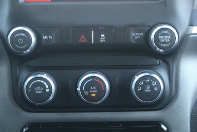 2022 RAM 3500 Big Horn 4x4 4dr Crew Cab 8 ft. LB DRW Pickup