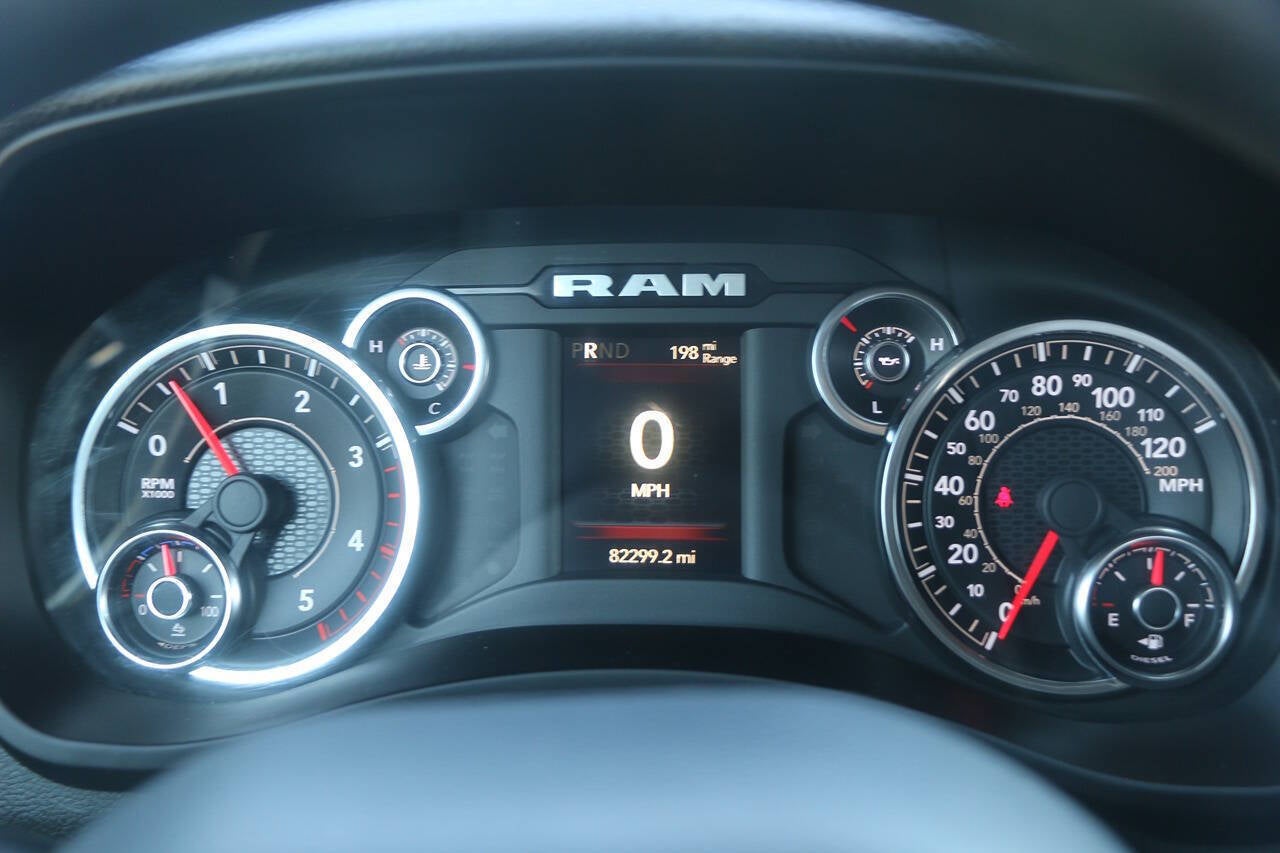 2022 RAM 3500 Big Horn 4x4 4dr Crew Cab 8 ft. LB DRW Pickup