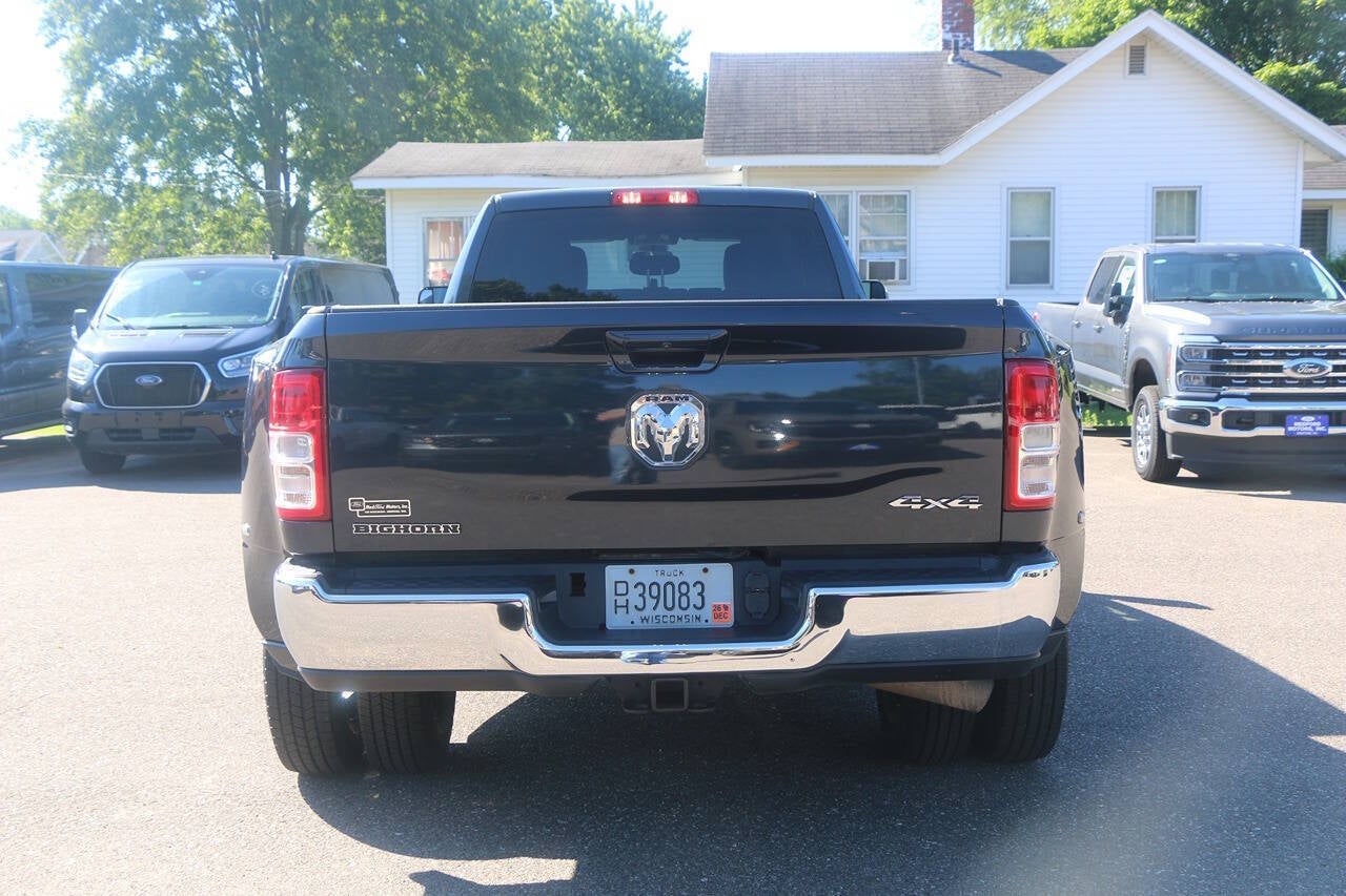 2022 RAM 3500 Big Horn 4x4 4dr Crew Cab 8 ft. LB DRW Pickup