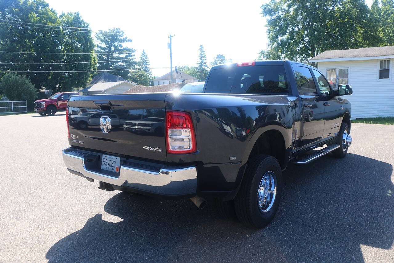 2022 RAM 3500 Big Horn 4x4 4dr Crew Cab 8 ft. LB DRW Pickup