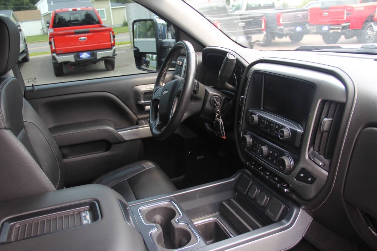 2018 Chevrolet Silverado 1500 LTZ Z71 4x4 4dr Crew Cab 5.8 ft. SB