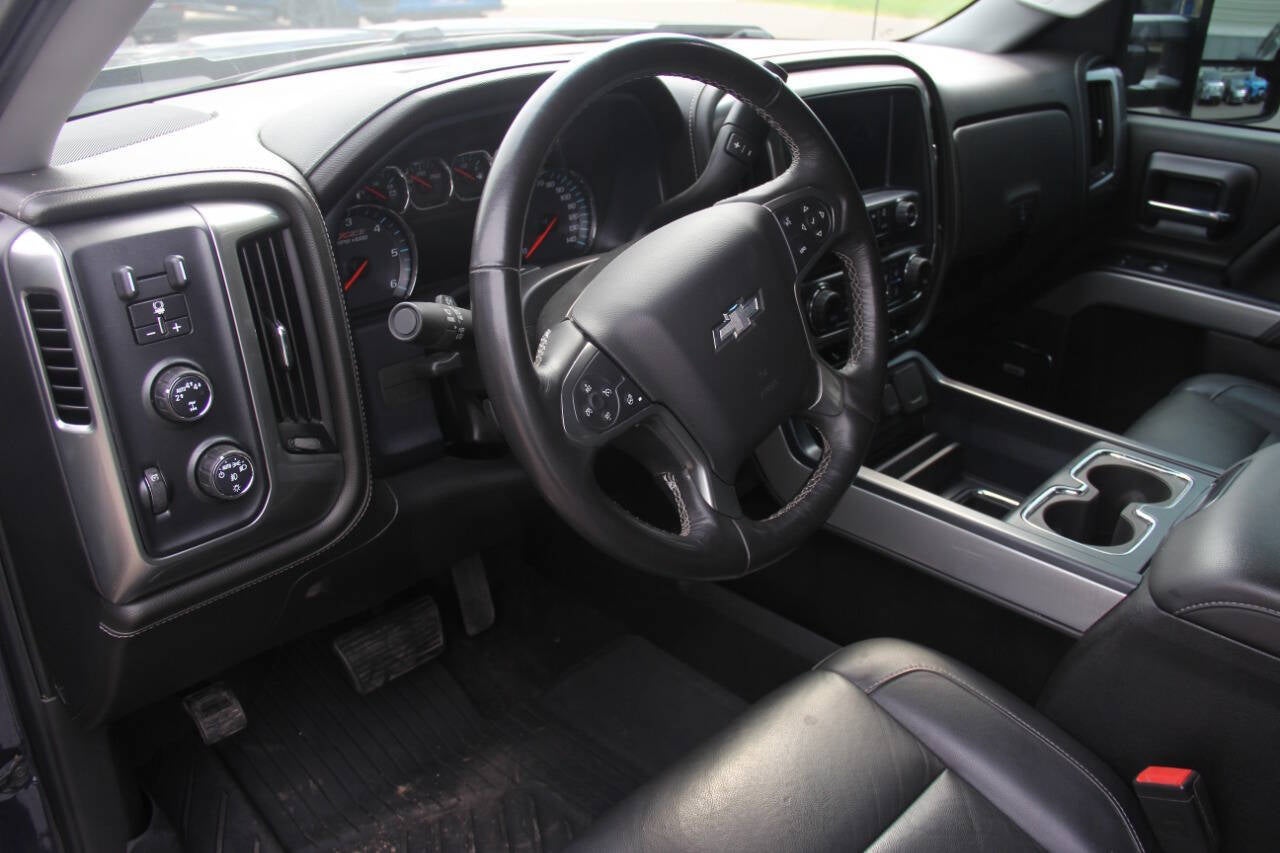 2018 Chevrolet Silverado 1500 LTZ Z71 4x4 4dr Crew Cab 5.8 ft. SB