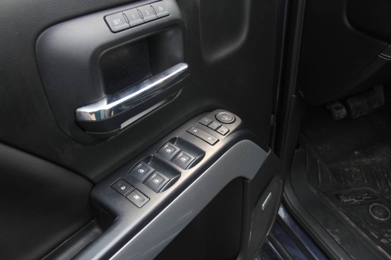 2018 Chevrolet Silverado 1500 LTZ Z71 4x4 4dr Crew Cab 5.8 ft. SB