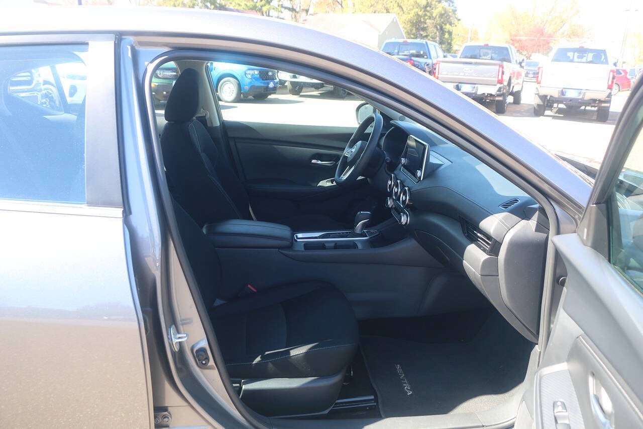 2024 Nissan Sentra SV 4dr Sedan