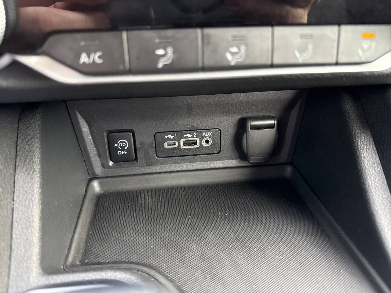 2024 Nissan Sentra SV 4dr Sedan