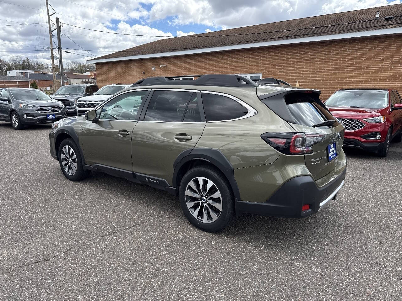 2023 Subaru Outback Limited AWD 4dr Crossover