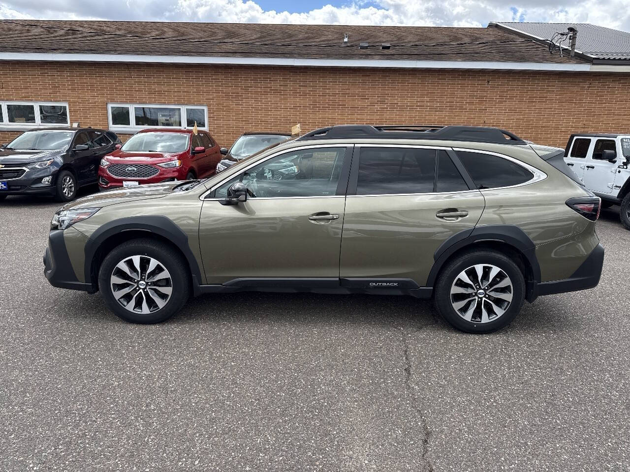 2023 Subaru Outback Limited AWD 4dr Crossover