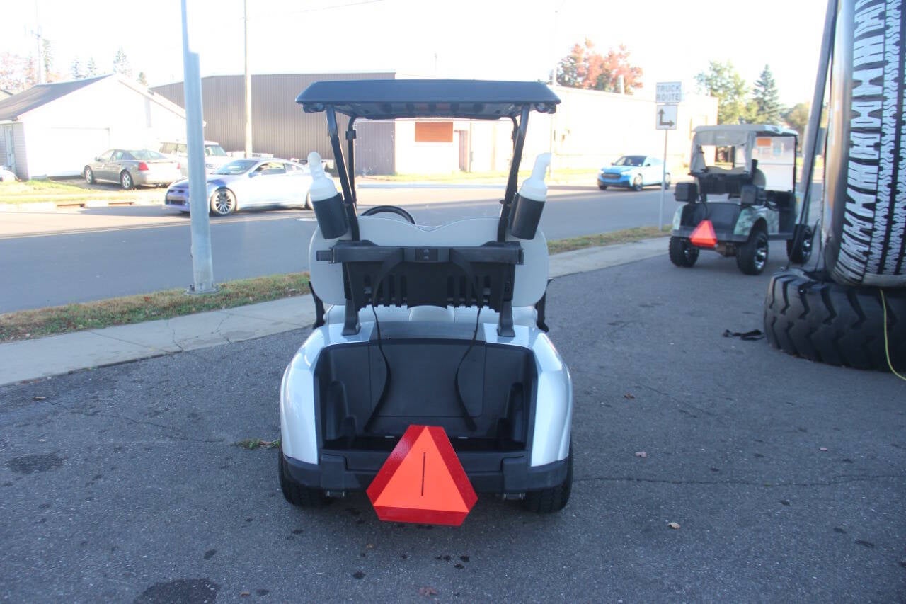 2020 E-Z-GO RXV ELiTE Base