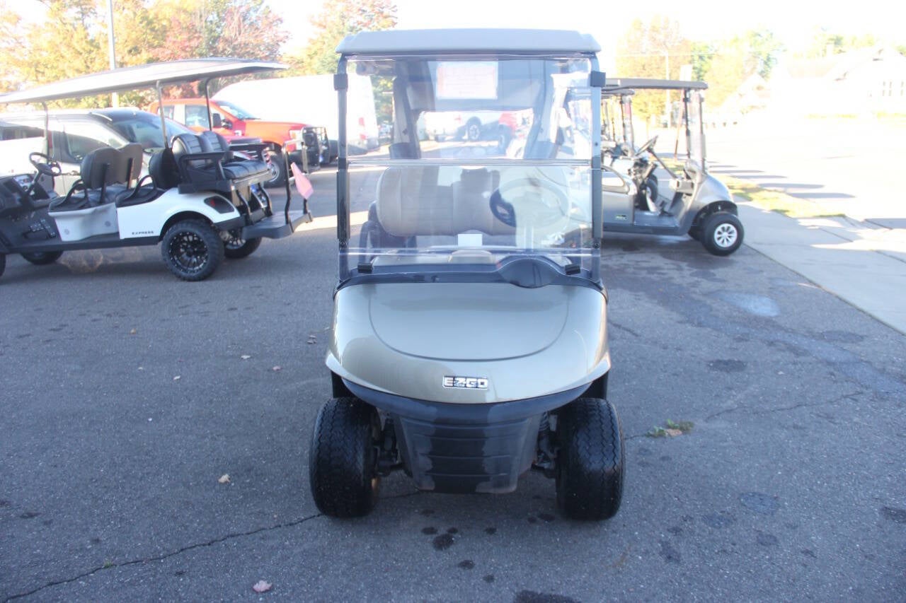 2020 E-Z-GO RXV ELiTE Base