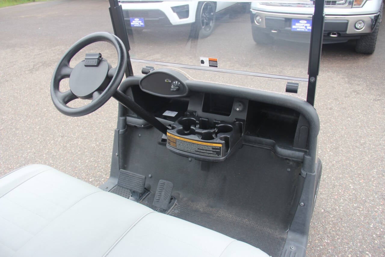 2020 E-Z-GO RXV Elite