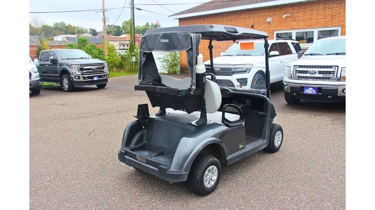 2020 E-Z-GO RXV Elite