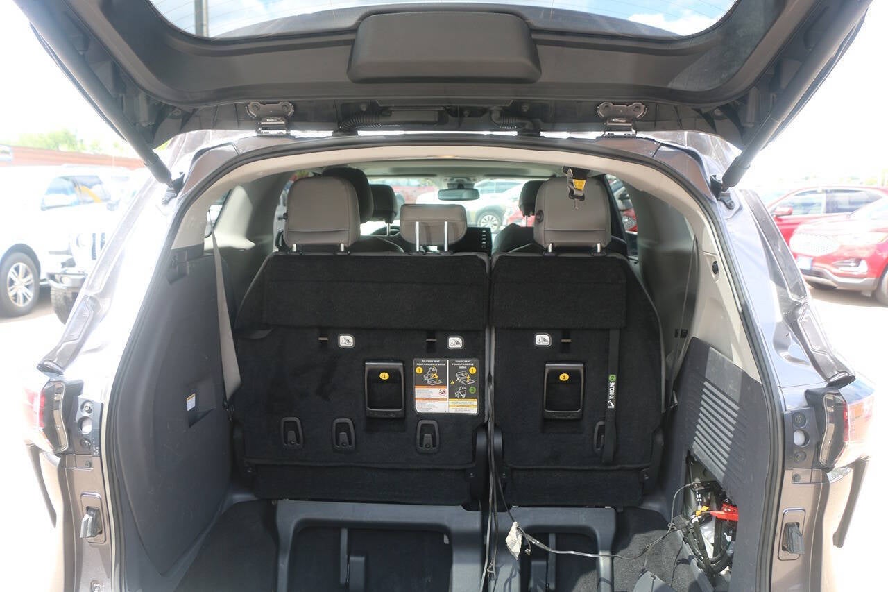 2023 Toyota Sienna XLE 7 Passenger AWD 4dr Mini Van