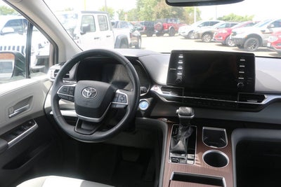 2023 Toyota Sienna XLE 7 Passenger AWD 4dr Mini Van