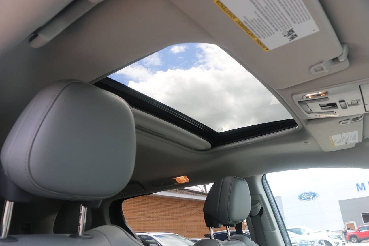 2023 Toyota Sienna XLE 7 Passenger AWD 4dr Mini Van