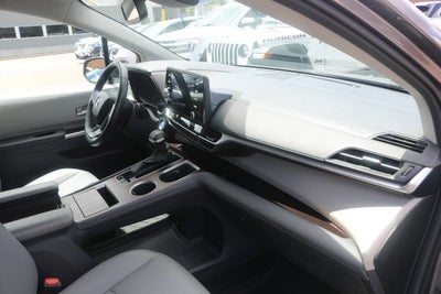 2023 Toyota Sienna XLE 7 Passenger AWD 4dr Mini Van