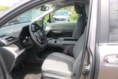 2023 Toyota Sienna XLE 7 Passenger AWD 4dr Mini Van
