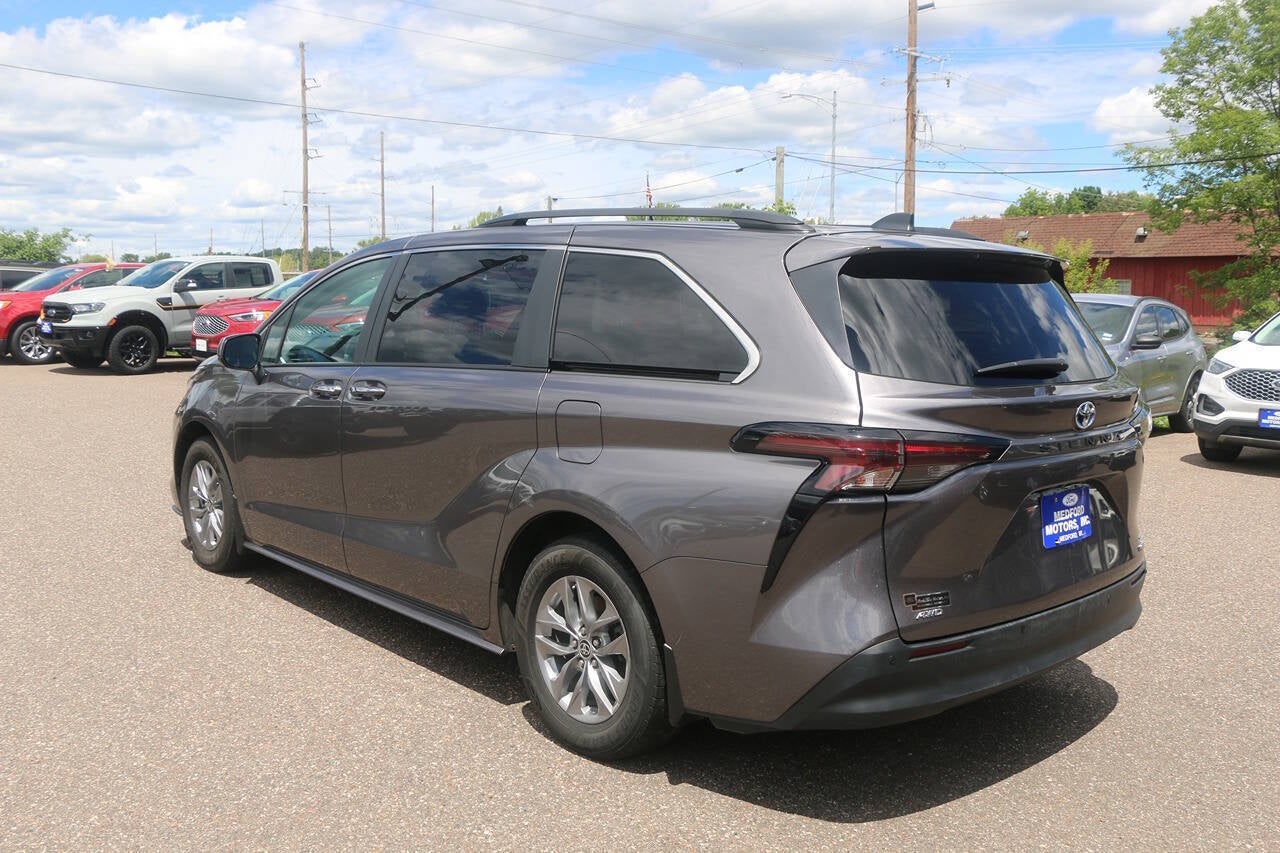 2023 Toyota Sienna XLE 7 Passenger AWD 4dr Mini Van