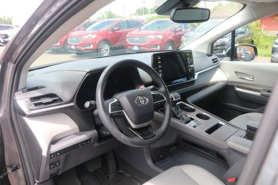 2023 Toyota Sienna XLE 7 Passenger AWD 4dr Mini Van