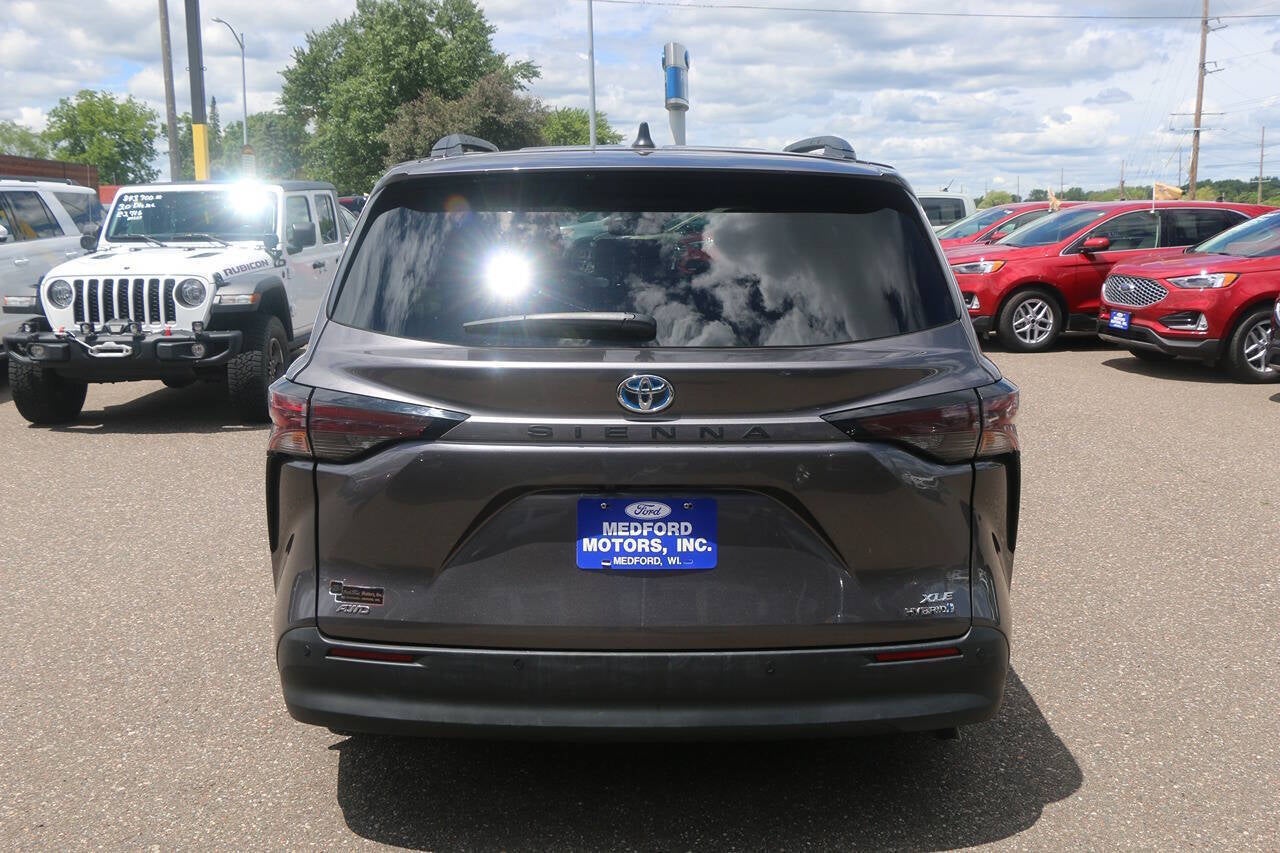 2023 Toyota Sienna XLE 7 Passenger AWD 4dr Mini Van