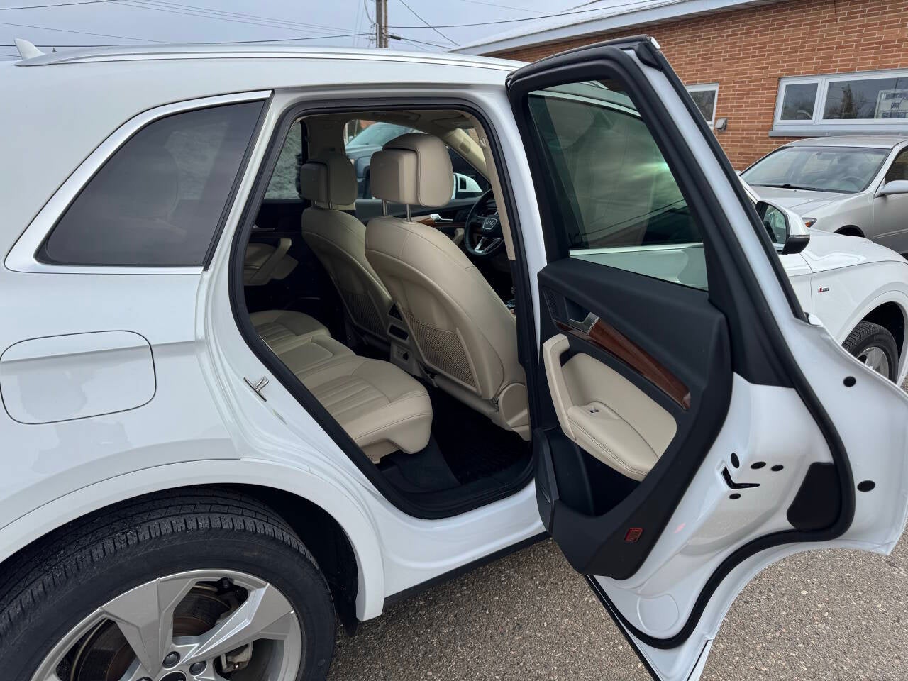 2022 Audi Q5 quattro S line Prem Plus 45 TFSI AWD Premium 4dr SUV