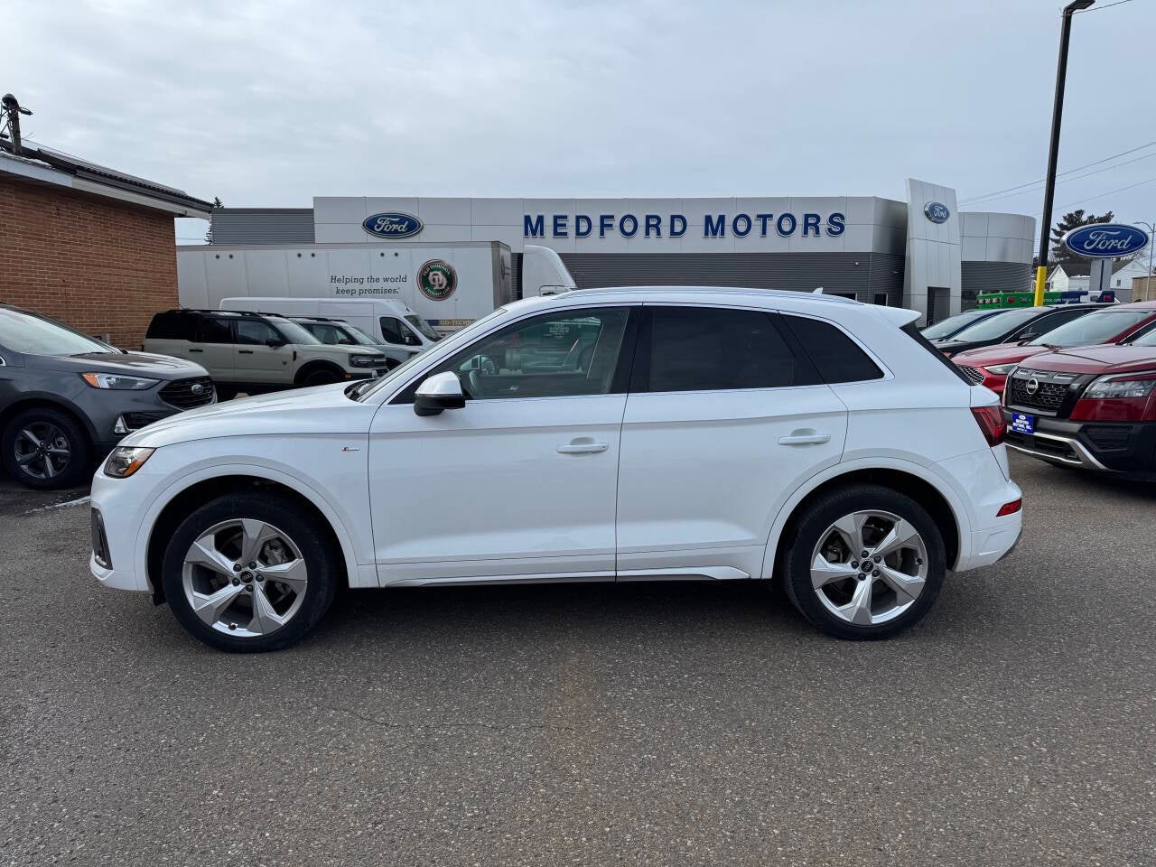 2022 Audi Q5 quattro S line Prem Plus 45 TFSI AWD Premium 4dr SUV