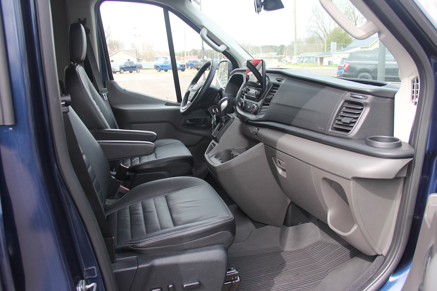 10 Passenger Transit (AWD) | Medford Motors, Inc. in Medford WI