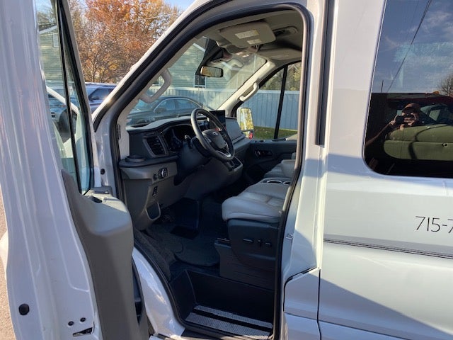 9 Passenger Luxury Explorer (AWD) | Medford Motors, Inc. in Medford WI